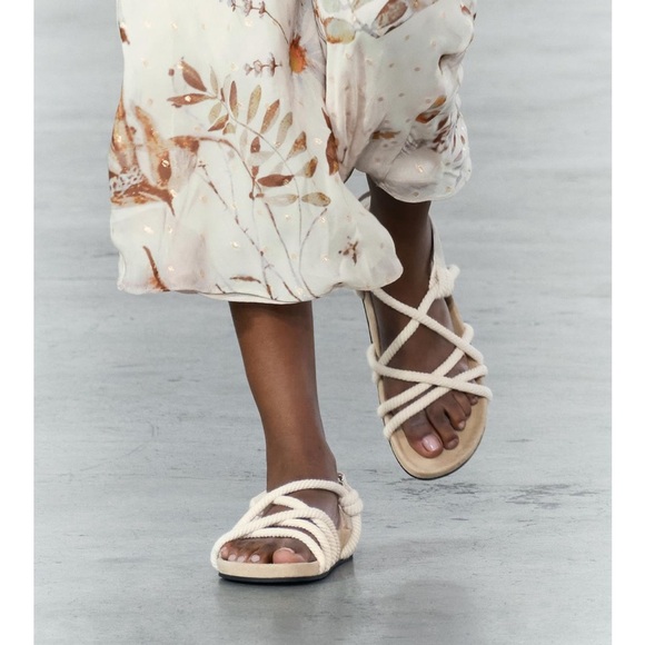 NWT ZARA VACATION CROCHET ROPE SANDAL SIZE 6/9
🚨FIRM PRICE - Picture 3 of 8